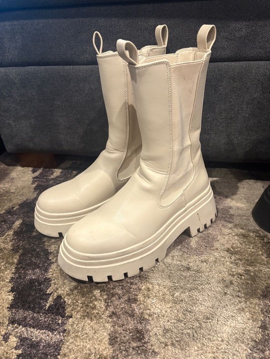 Primark Shoes - Primark Platform Chelsea Lug-Sole Boot in Cream size 6 used